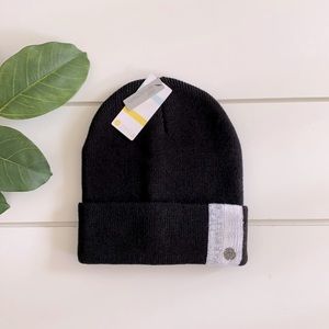 🌿 NWT Zella Reflective Cuff Beanie OS Black 🌿